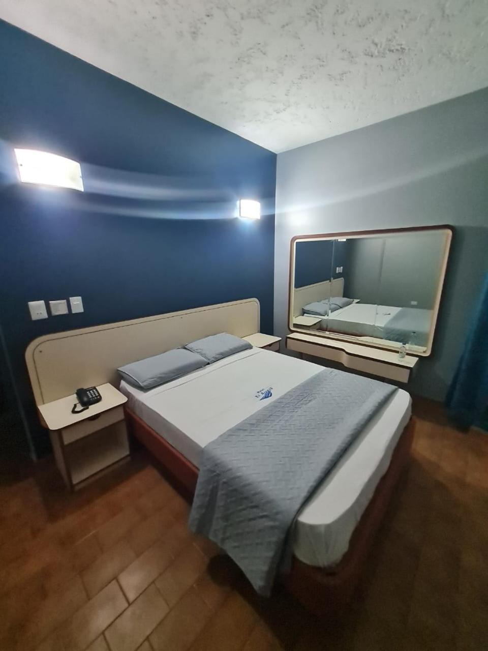 Hotel El Arroyo カラカス エクステリア 写真